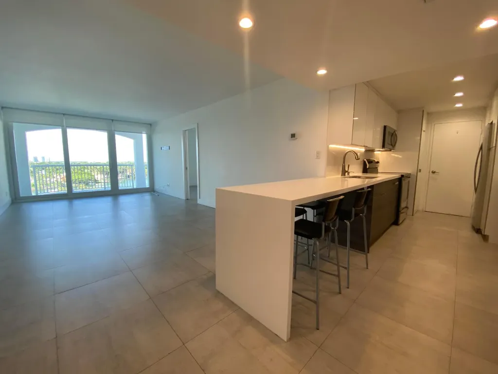 5401 Collins Avenue Miami Beach FL 33140