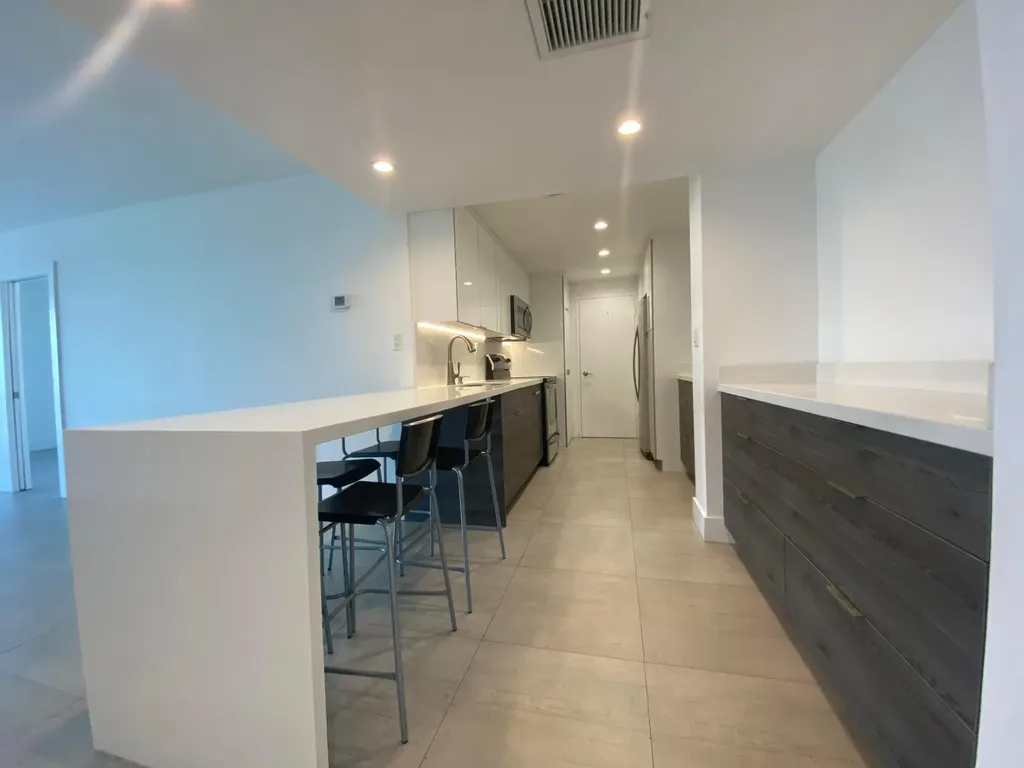 5401 Collins Avenue Miami Beach FL 33140