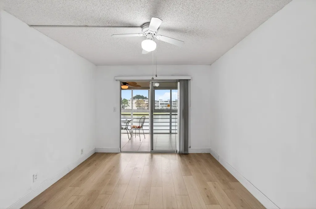 3084 Oakridge U Deerfield Beach FL 33442
