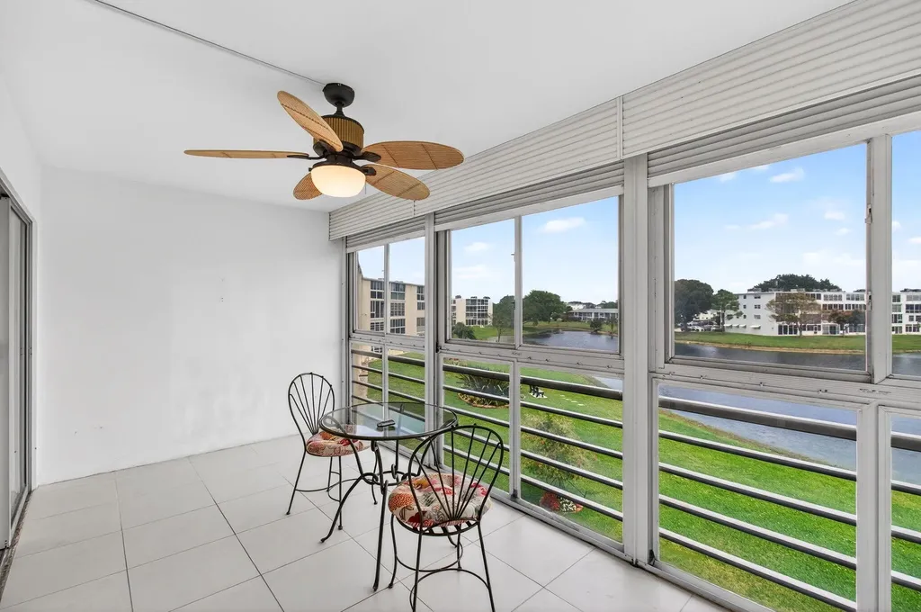 3084 Oakridge U Deerfield Beach FL 33442