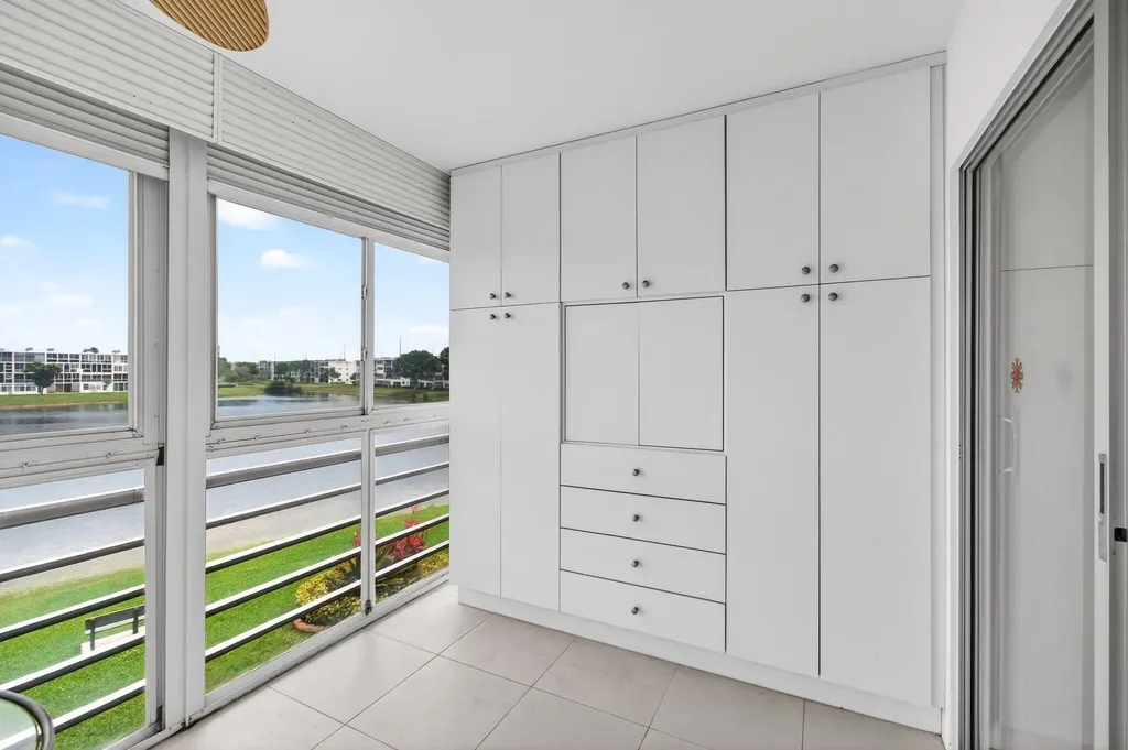 3084 Oakridge U Deerfield Beach FL 33442