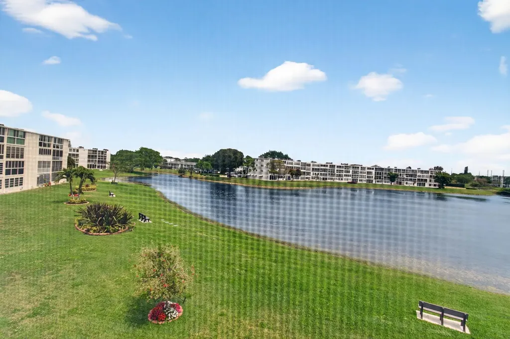 3084 Oakridge U Deerfield Beach FL 33442