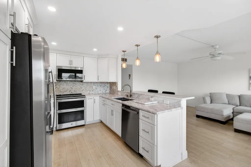 3084 Oakridge U Deerfield Beach FL 33442