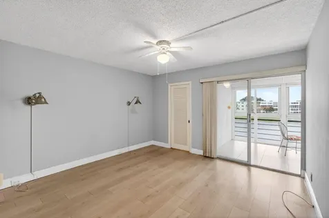 3084 Oakridge U Deerfield Beach FL 33442