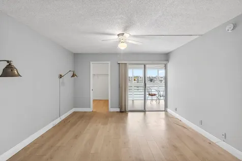 3084 Oakridge U Deerfield Beach FL 33442