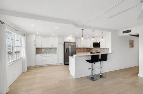 3084 Oakridge U Deerfield Beach FL 33442