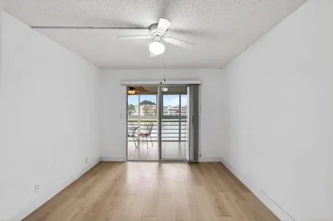 3084 Oakridge U Deerfield Beach FL 33442
