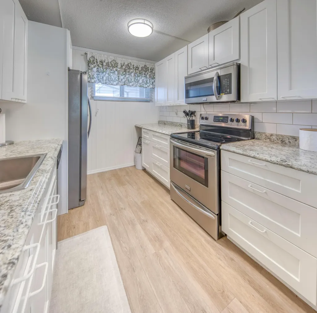 2566 Garden Drive S Lake Worth Beach FL 33461