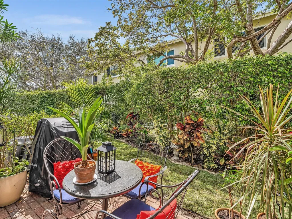911 Kokomo Key Lane Delray Beach FL 33483
