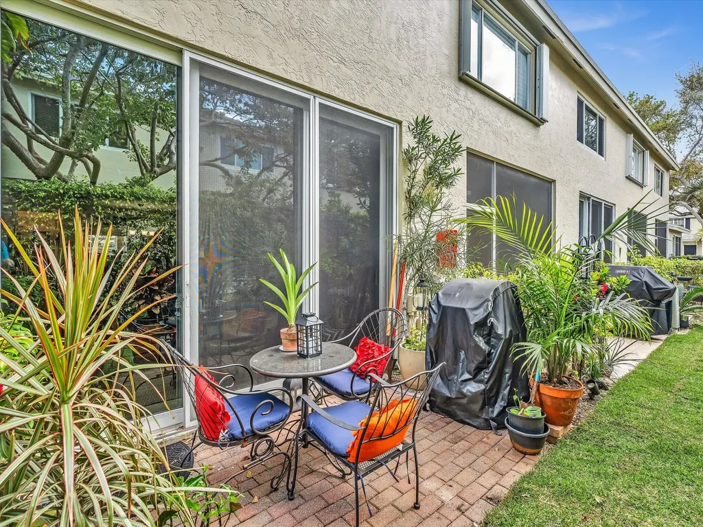 911 Kokomo Key Lane Delray Beach FL 33483