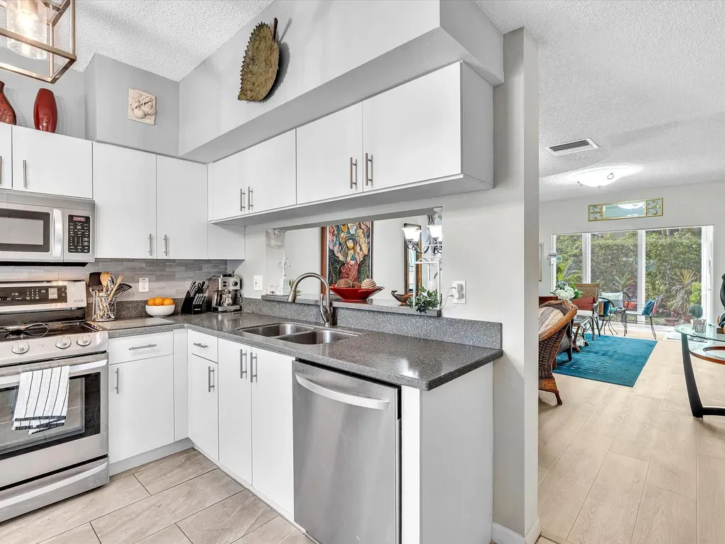 911 Kokomo Key Lane Delray Beach FL 33483
