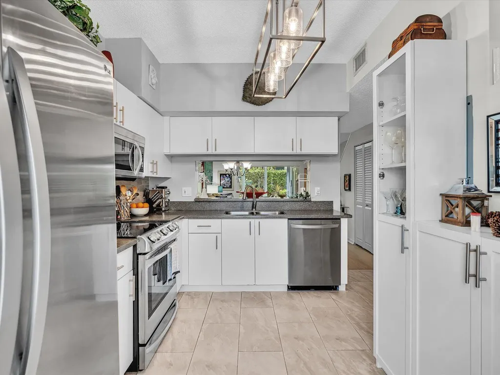 911 Kokomo Key Lane Delray Beach FL 33483