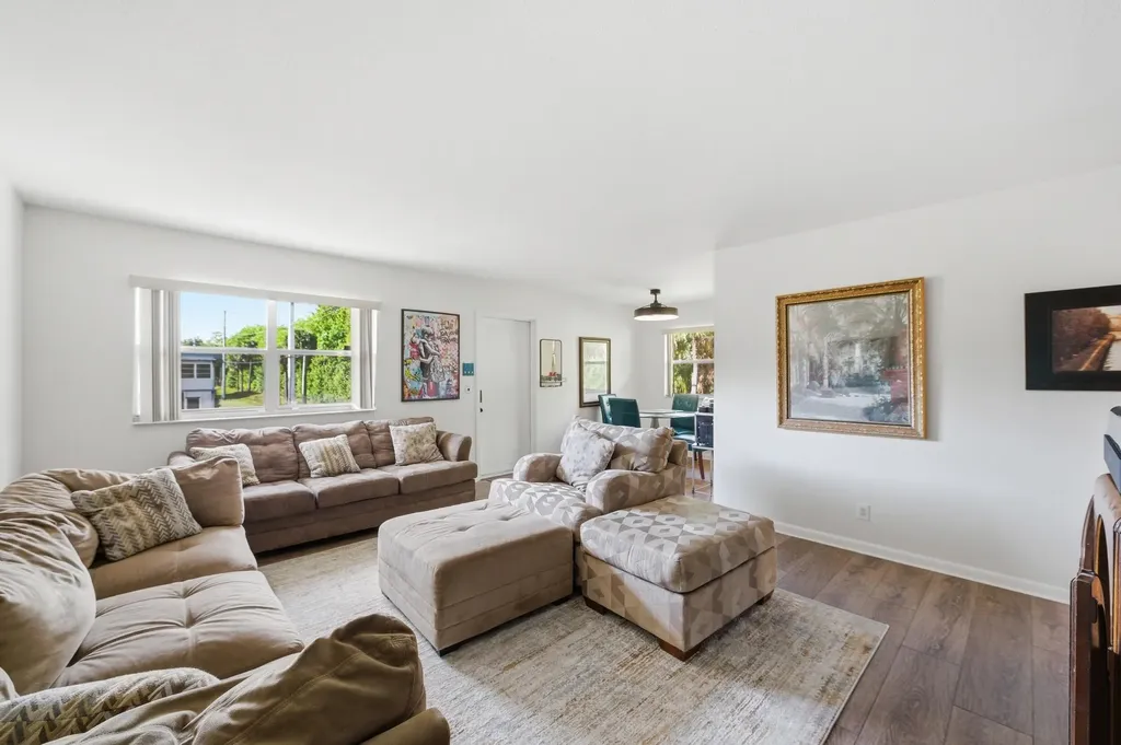 336 Brittany G Delray Beach FL 33446