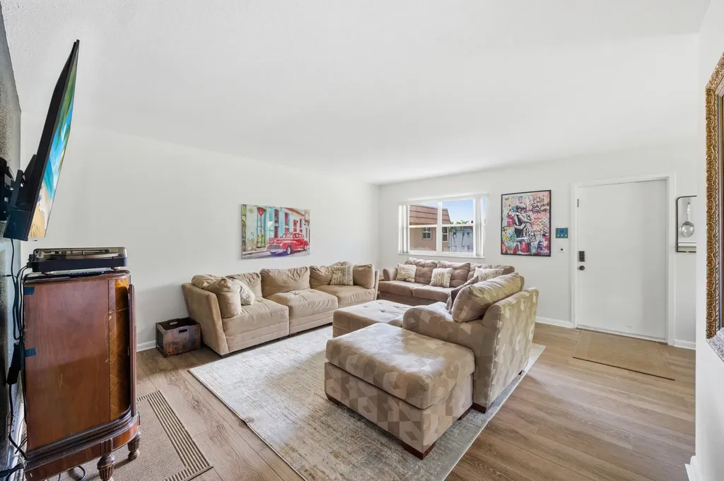 336 Brittany G Delray Beach FL 33446