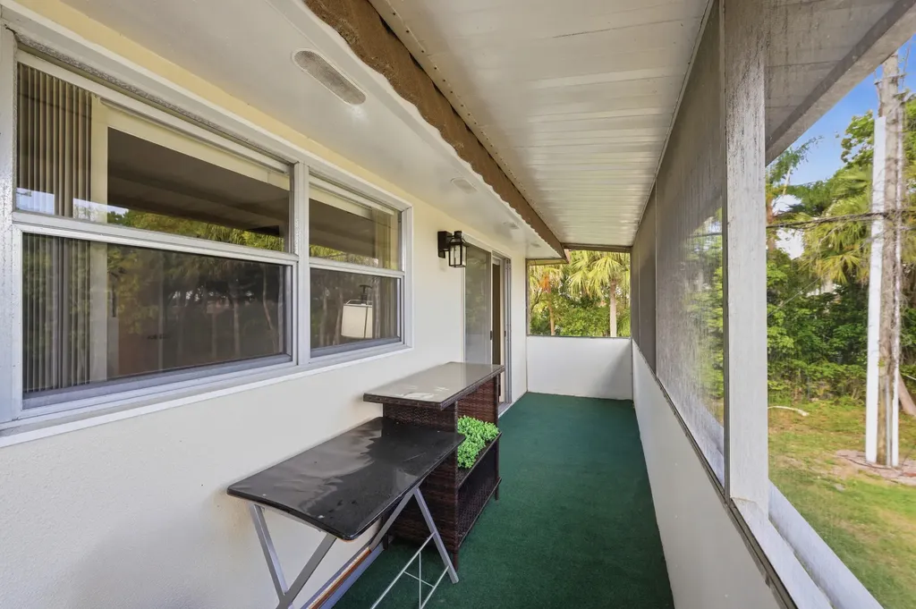 336 Brittany G Delray Beach FL 33446