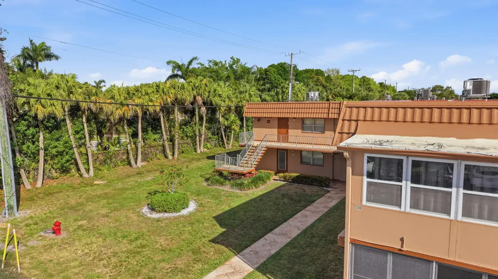 336 Brittany G Delray Beach FL 33446