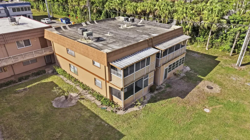 336 Brittany G Delray Beach FL 33446