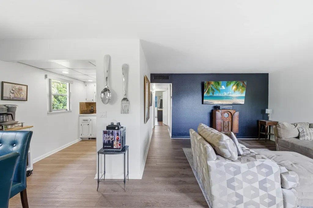 336 Brittany G Delray Beach FL 33446