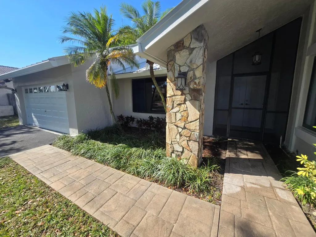 10207 NW 7th Court Plantation FL 33324