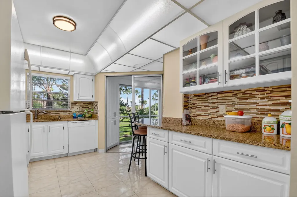 3810 Via Poinciana Lake Worth FL 33467