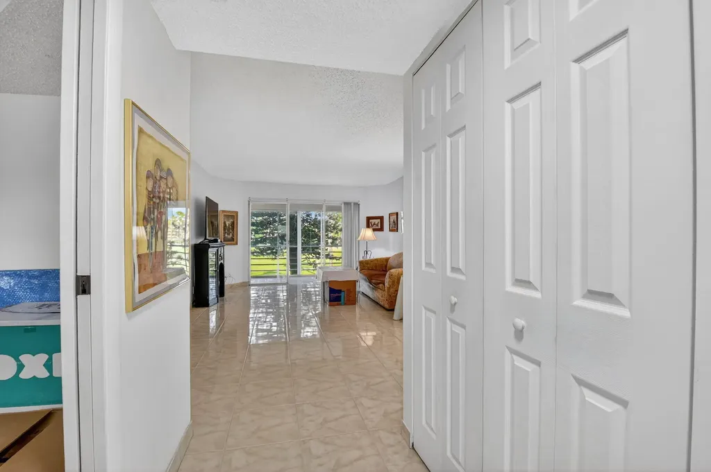 3810 Via Poinciana Lake Worth FL 33467