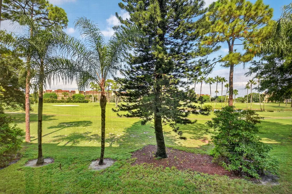 3810 Via Poinciana Lake Worth FL 33467