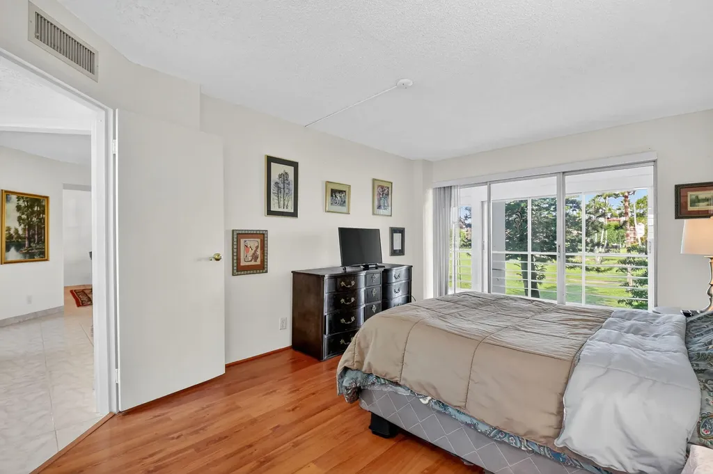 3810 Via Poinciana Lake Worth FL 33467
