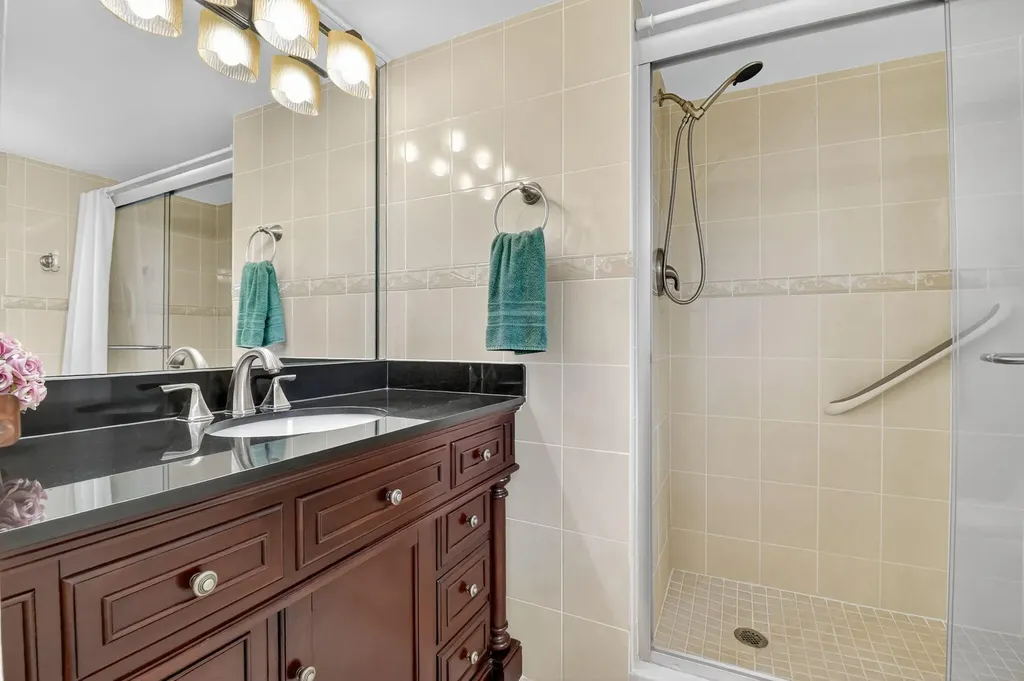3810 Via Poinciana Lake Worth FL 33467