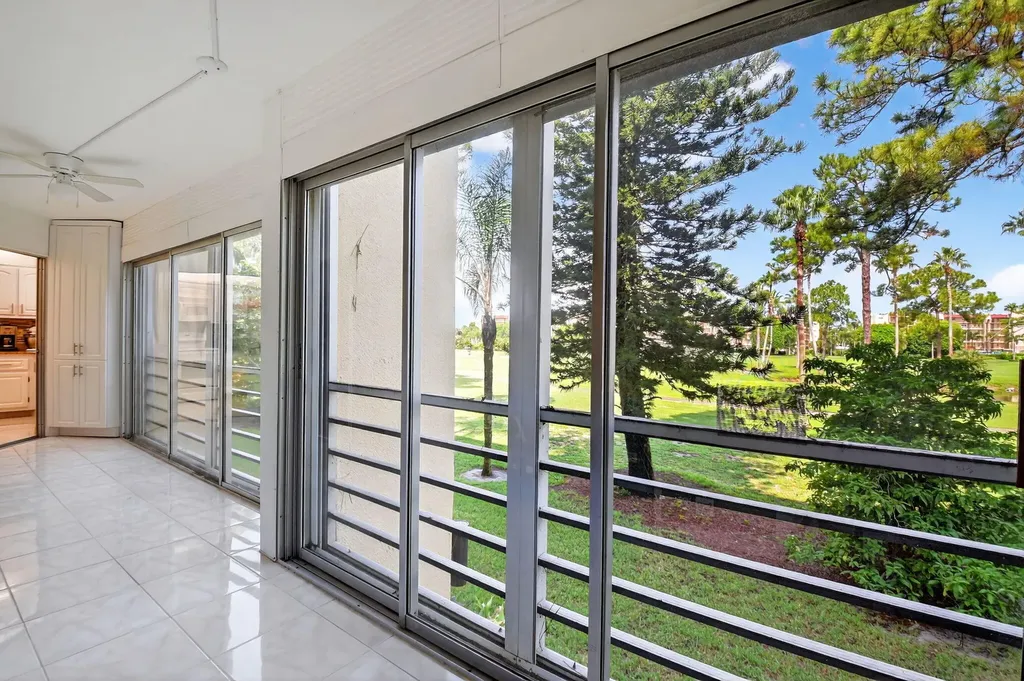 3810 Via Poinciana Lake Worth FL 33467