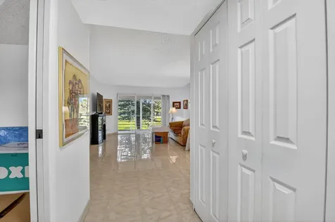 3810 Via Poinciana Lake Worth FL 33467