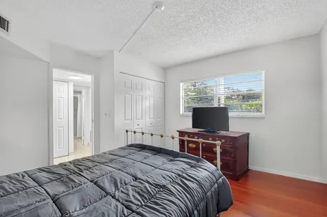 3810 Via Poinciana Lake Worth FL 33467