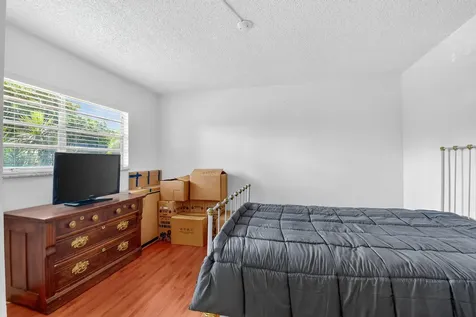 3810 Via Poinciana Lake Worth FL 33467