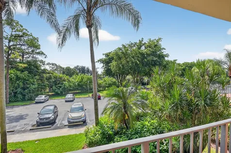 3810 Via Poinciana Lake Worth FL 33467