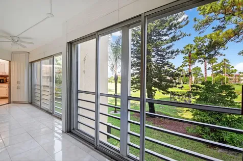 3810 Via Poinciana Lake Worth FL 33467