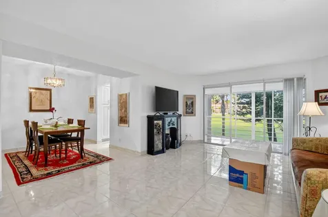 3810 Via Poinciana Lake Worth FL 33467