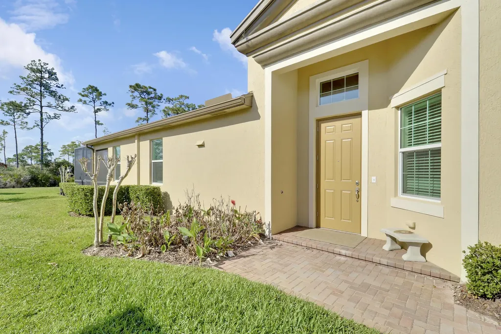 10894 SW Winding Lakes Circle Port St Lucie FL 34987