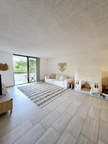 2500 Parkview Drive Hallandale Beach FL 33009
