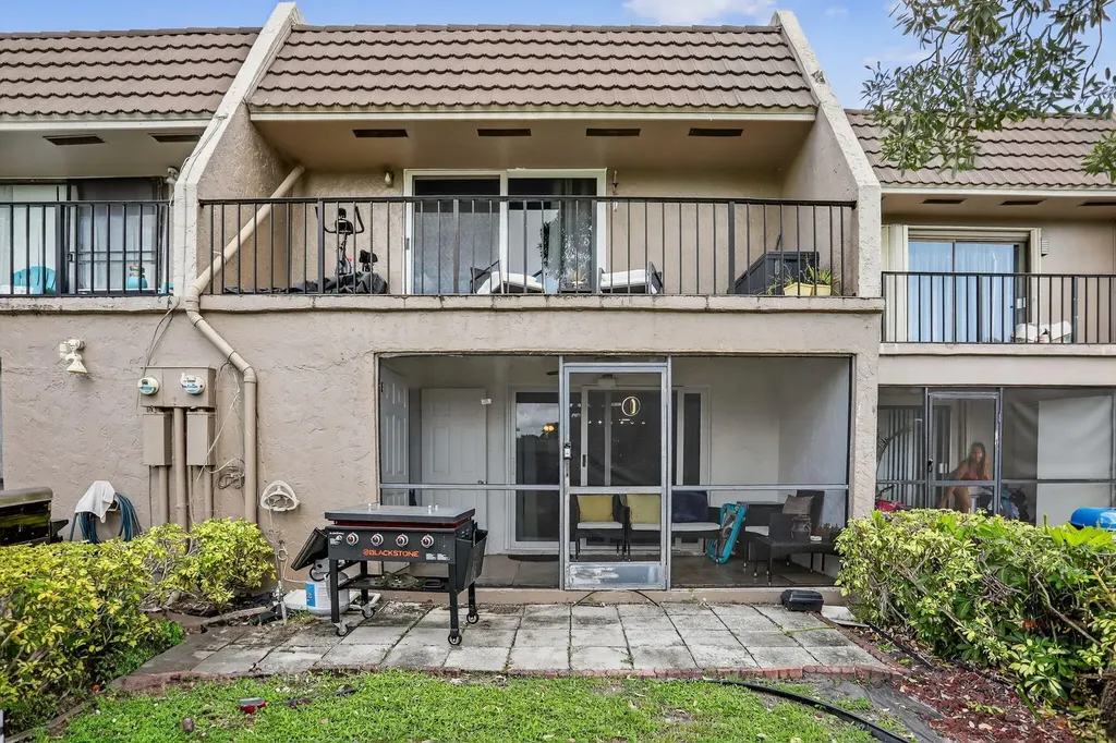 9050 NW 28th Street Coral Springs FL 33065