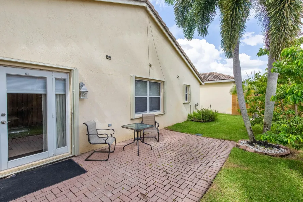 10746 Oak Bend Way Wellington FL 33414