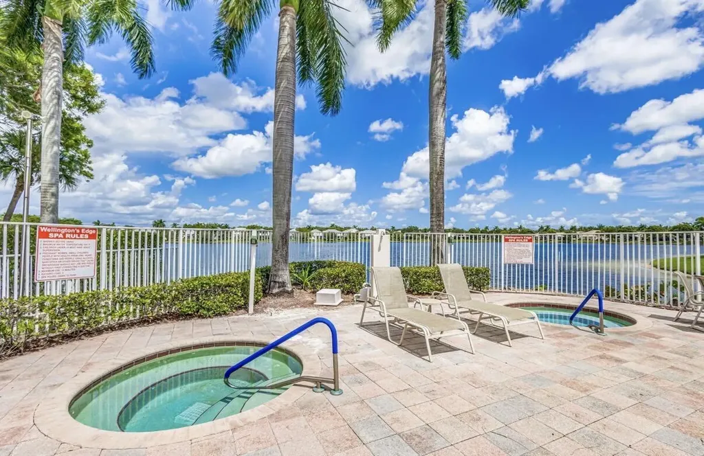 10746 Oak Bend Way Wellington FL 33414