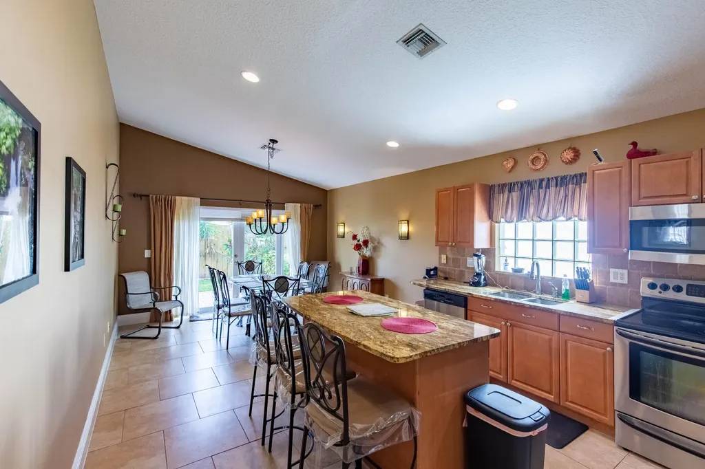 10746 Oak Bend Way Wellington FL 33414
