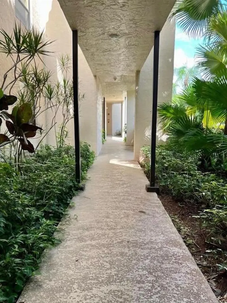 7472 La Paz Boulevard Boca Raton FL 33433