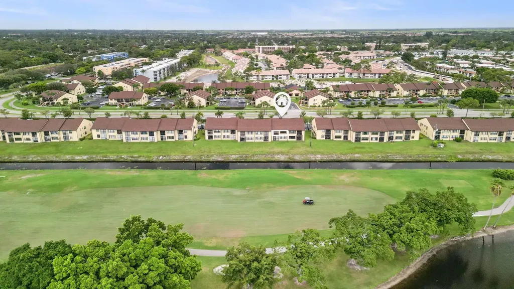 4698 Lucerne Lakes Boulevard E Lake Worth FL 33467