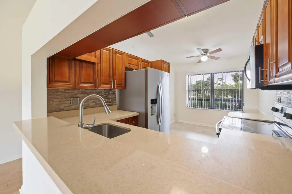 4698 Lucerne Lakes Boulevard E Lake Worth FL 33467