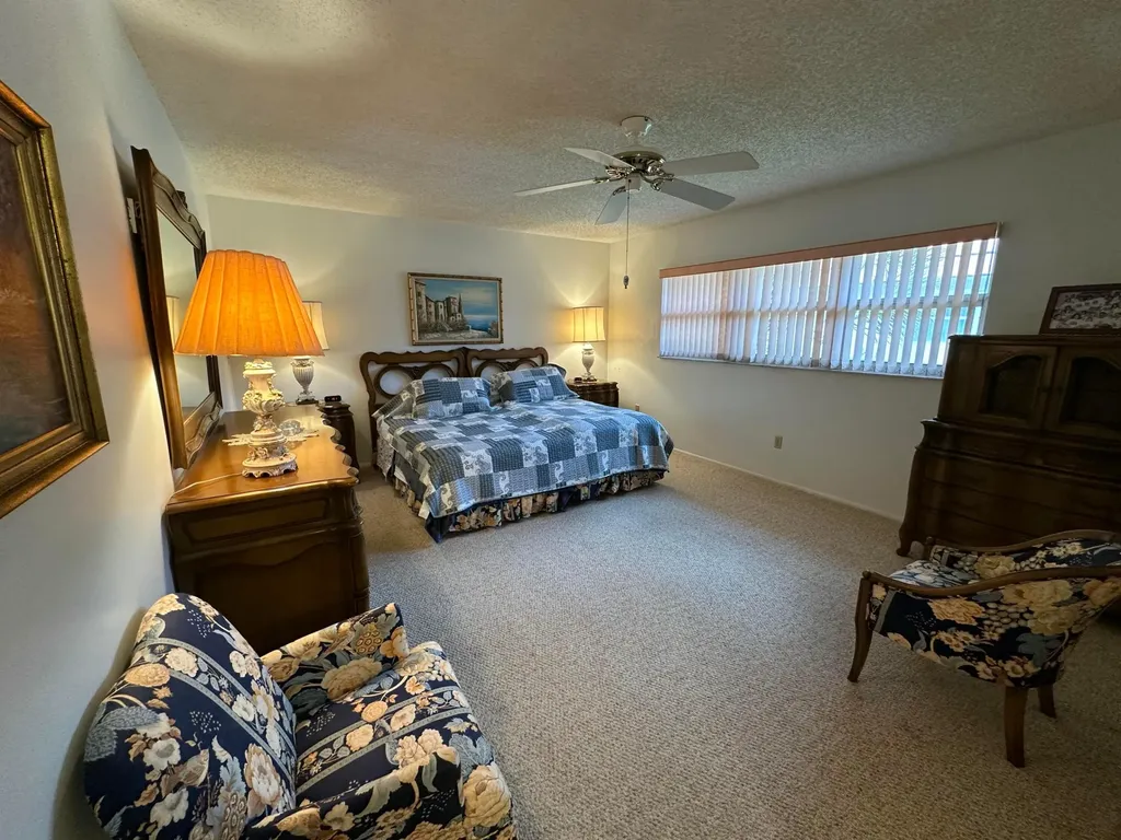 5725 Fernley Drive E West Palm Beach FL 33415