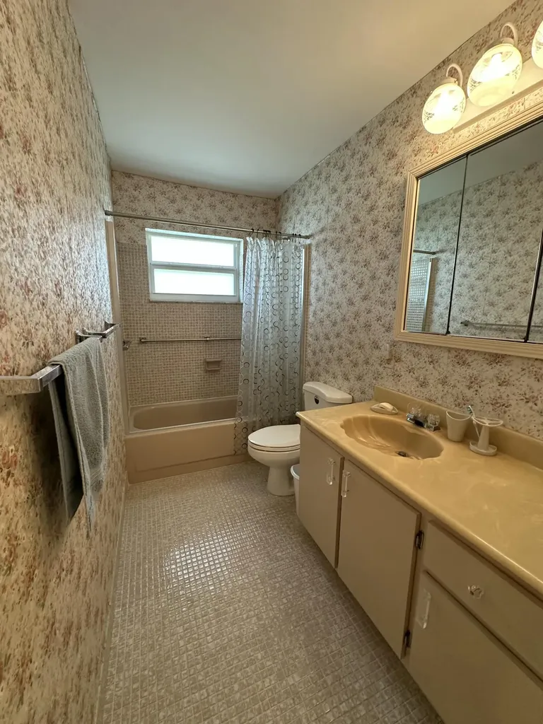 5725 Fernley Drive E West Palm Beach FL 33415