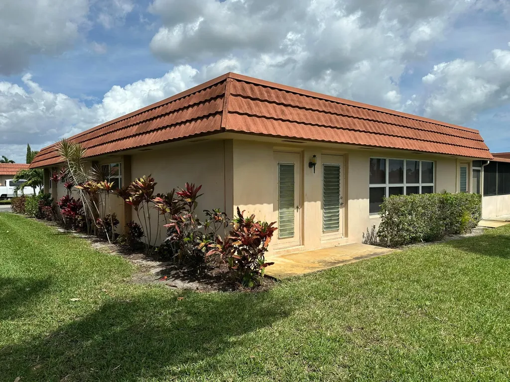 5725 Fernley Drive E West Palm Beach FL 33415