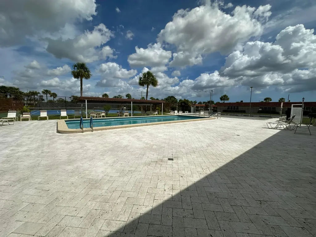 5725 Fernley Drive E West Palm Beach FL 33415