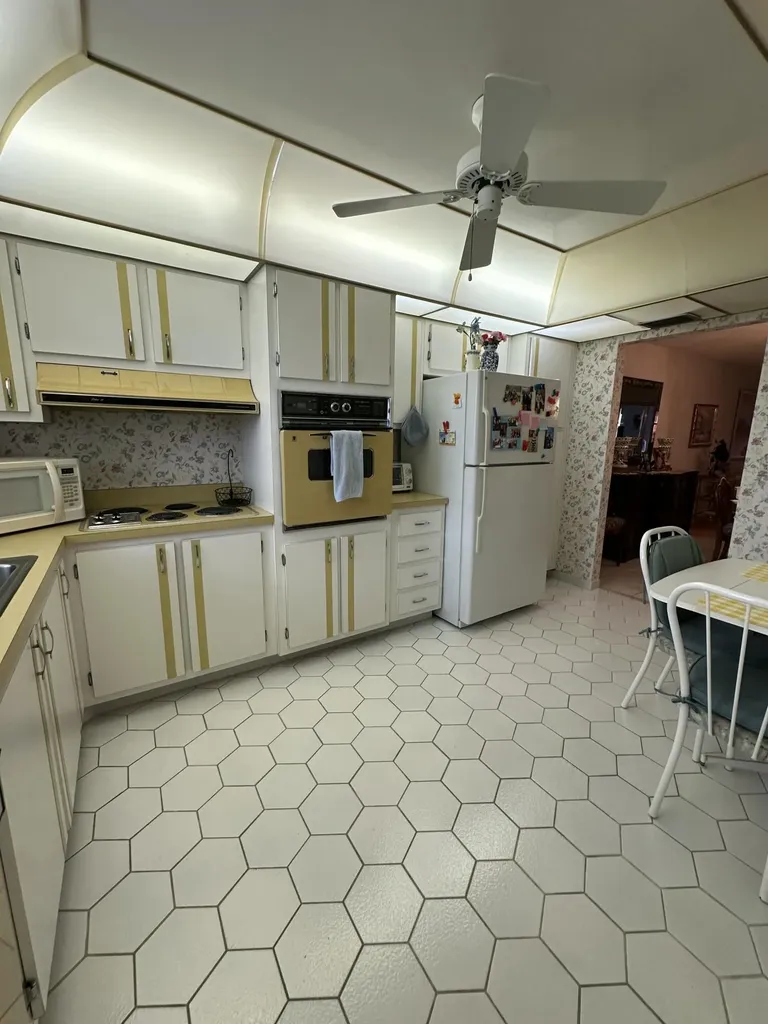 5725 Fernley Drive E West Palm Beach FL 33415