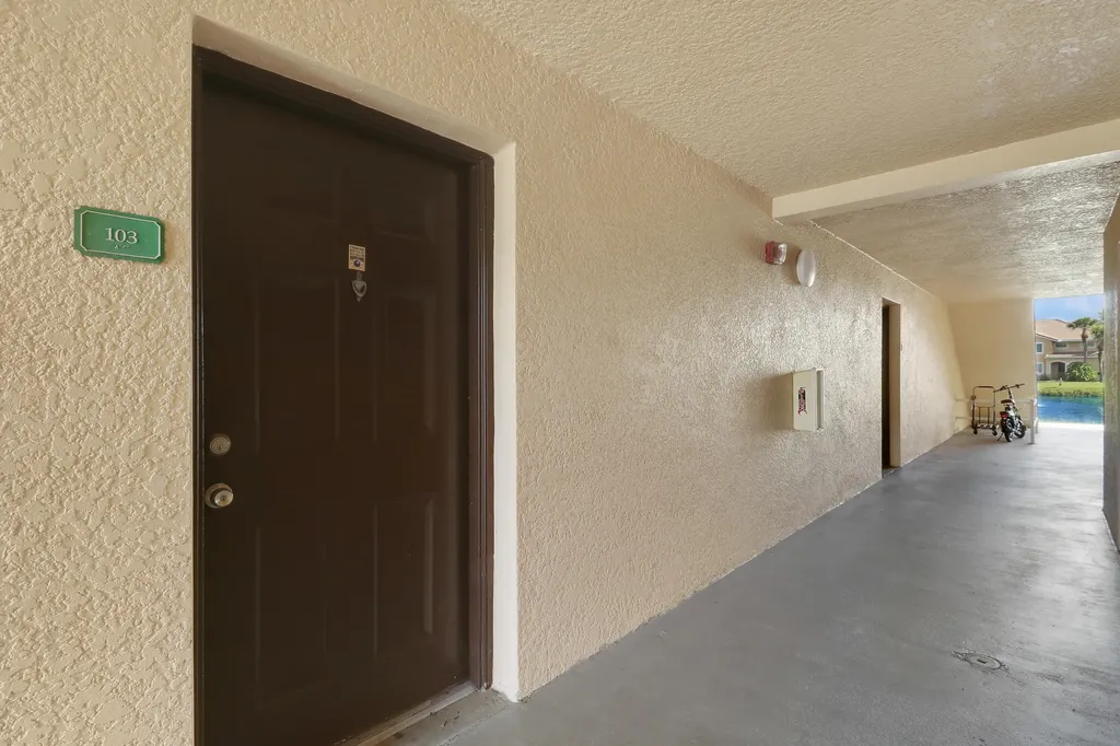 181 SW Palm Drive Port St Lucie FL 34986